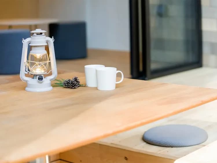 イメージ / 小鳥のさえずりが聞こえるウッドデッキでのんびりと