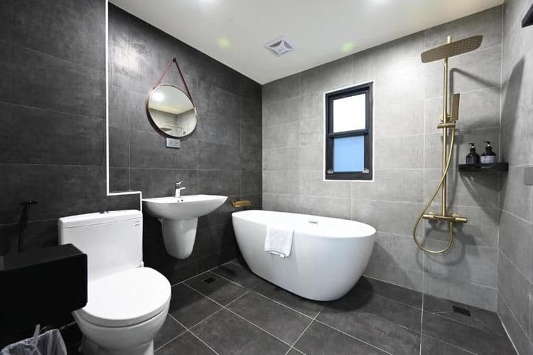 衡定理台南安平包棟民宿·理蓄｜10-20人包棟｜知名美食節目指定合作旅宿｜設有麻將、烤肉、廚房、浴缸｜特約烤肉店家｜豪宅體驗｜軟水系統｜精油沐浴備品｜鄰近漁光島-11