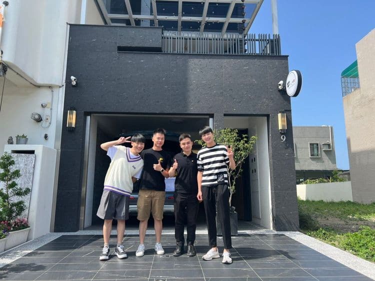 衡定理台南安平包棟民宿·理蓄｜10-20人包棟｜知名美食節目指定合作旅宿｜設有麻將、烤肉、廚房、浴缸｜特約烤肉店家｜豪宅體驗｜軟水系統｜精油沐浴備品｜鄰近漁光島-20