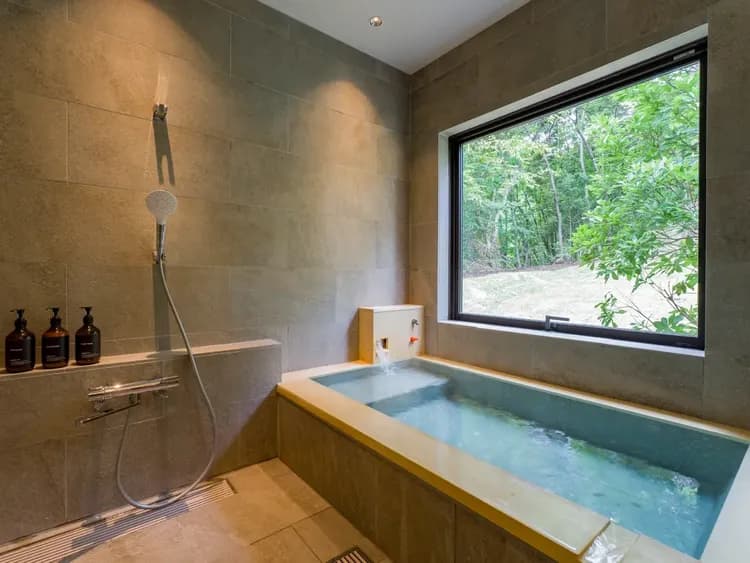 天然温泉（かけ流し可）