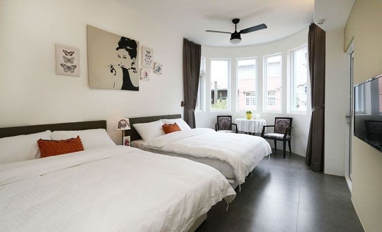 2樓焦糖 4人房(5x6.2尺標準雙人床墊)