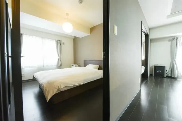 寝室とリビング