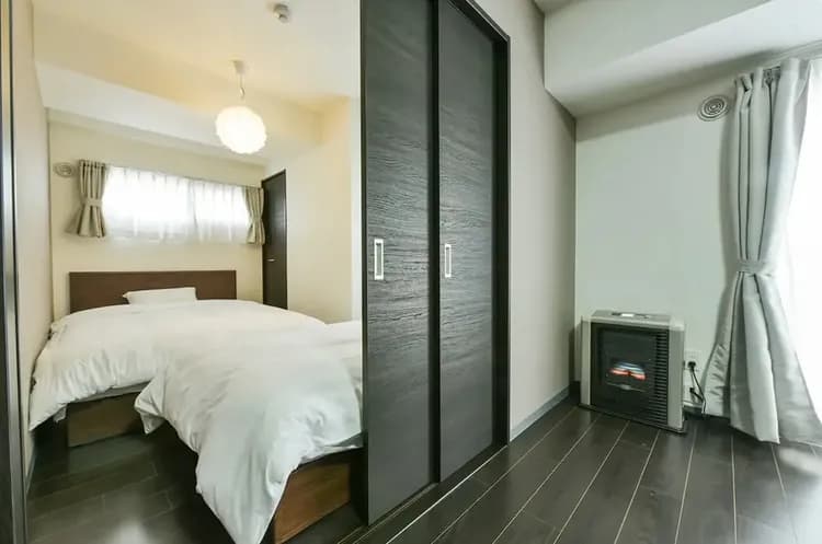 寝室とリビング