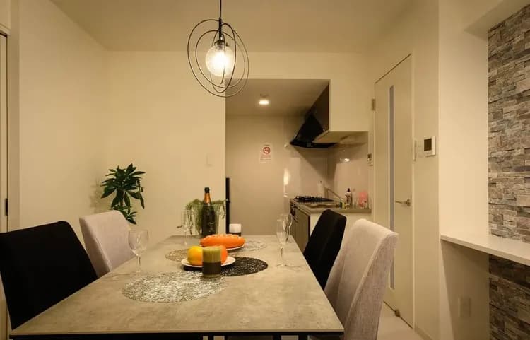 ダイニングテーブル