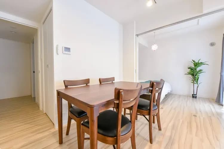 ダイニングテーブル