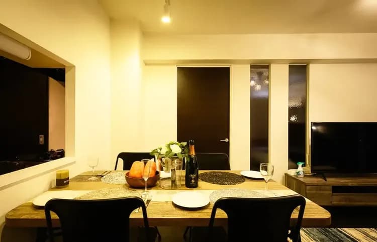 ダイニングテーブル