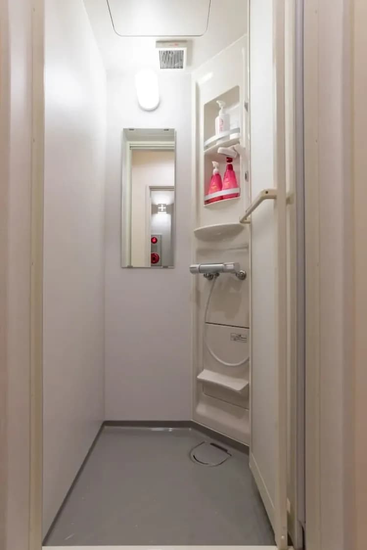 シャワールーム