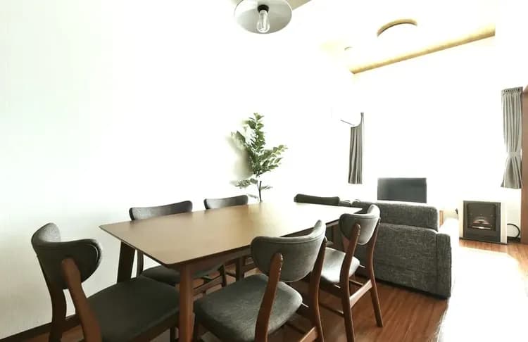 ダイニングテーブル