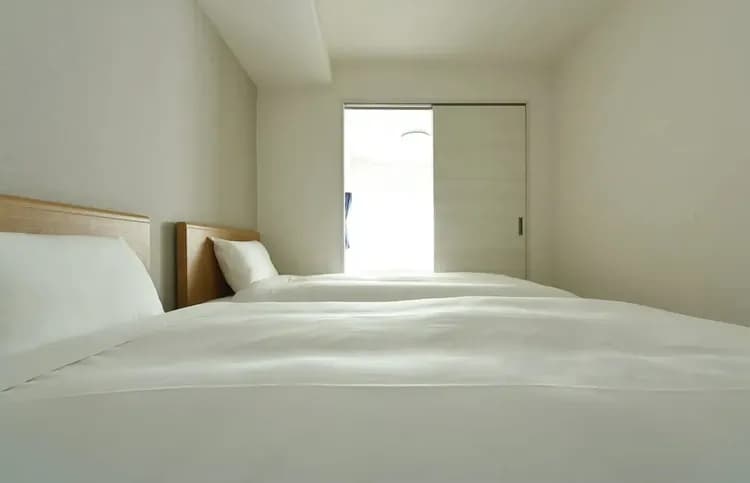 シングルベッドは各部屋２台