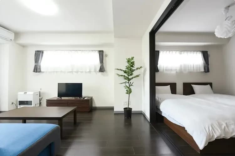 ベッドルームとリビング