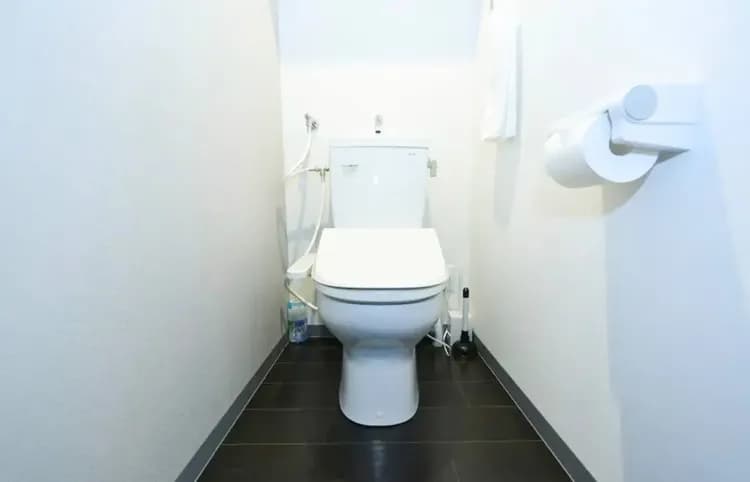 ウォシュレット付きのトイレ