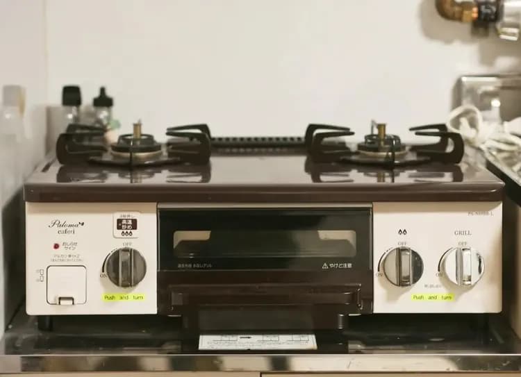 2 stoves are available. コンロは2か所！