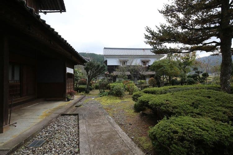 群山圍繞百年日式傳統建築-7