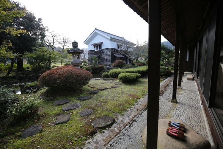 群山圍繞百年日式傳統建築-8