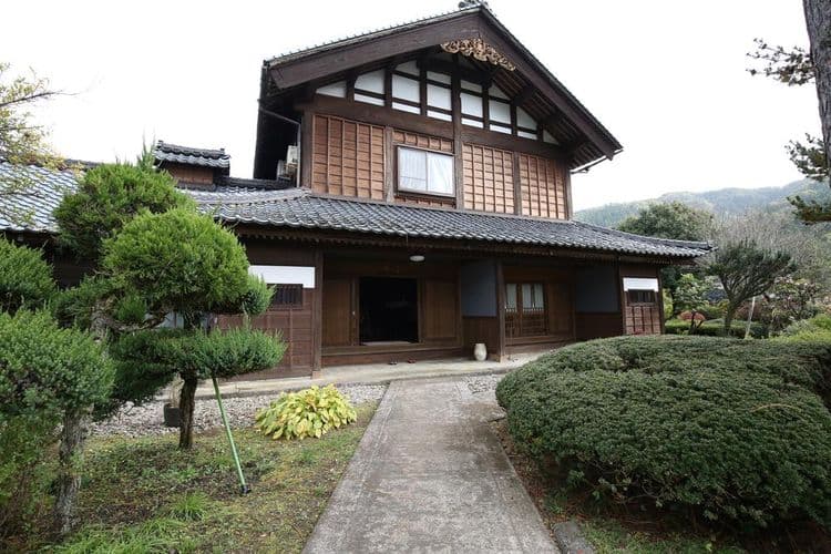 群山圍繞百年日式傳統建築-4