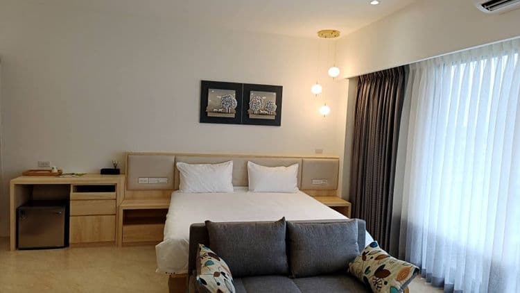 Heartwarming Holiday Homes-1