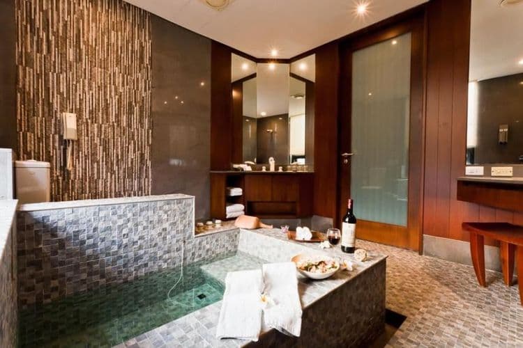 The Loft Seaside Suites-16