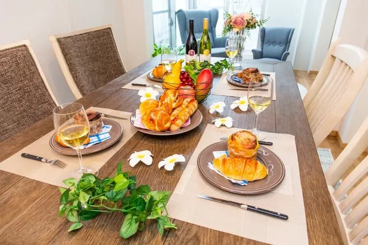 ダイニングテーブル