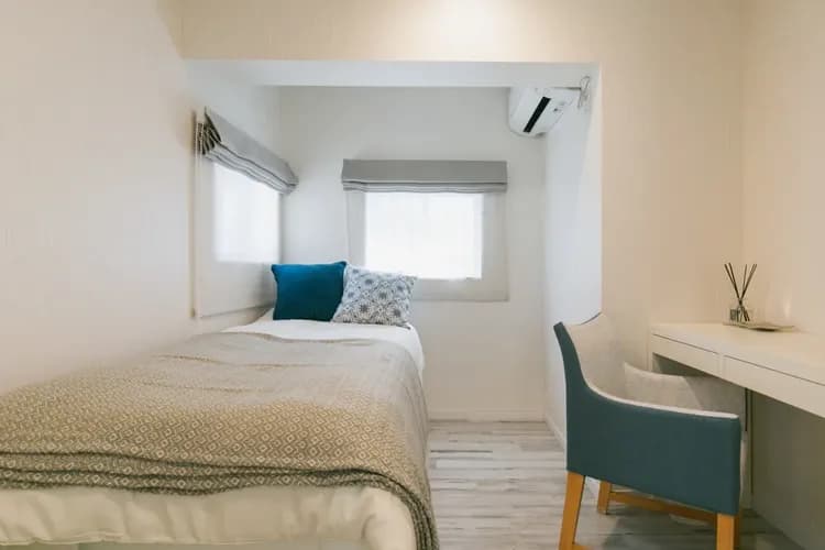 BED ROOM 2 (Semi-Double Bed×1)　