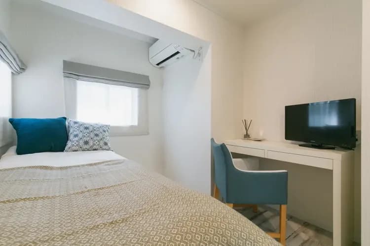 BED ROOM 2 (Semi-Double Bed×1)　