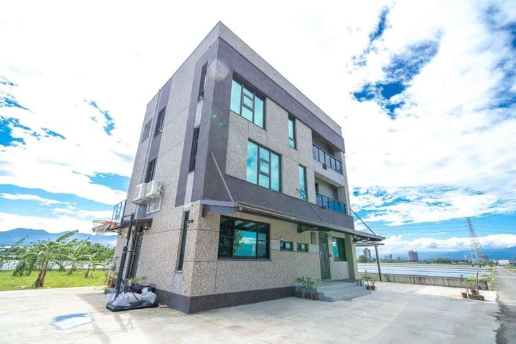 宜蘭伍月民宿｜18人包棟 ｜包棟獨棟民宿 親子溜滑梯 、麻將桌、廚房設施-8