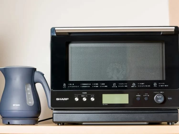 【スタンダードルーム】電子レンジと電気ケトル