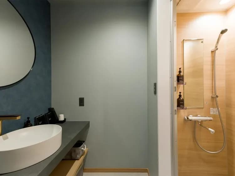 【ペット可・一棟貸ヴィラ】洗面エリア・シャワーブース