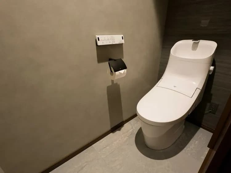 【一棟貸ヴィラ】温水洗浄機能付きトイレ