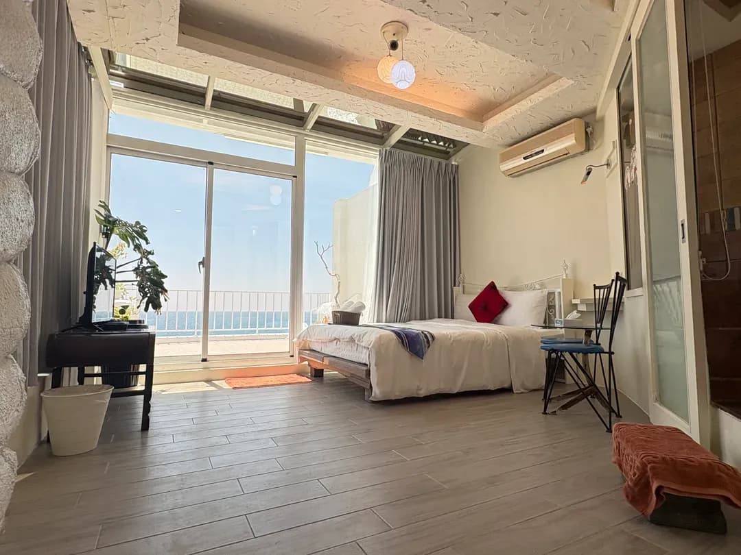 屏東縣-墾丁明君旅棧｜帆船石正對面