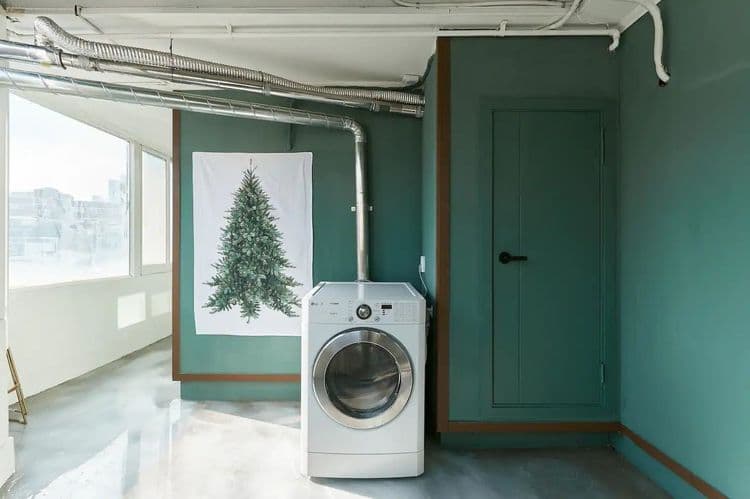 Hallway: can be shared with the staff daytime