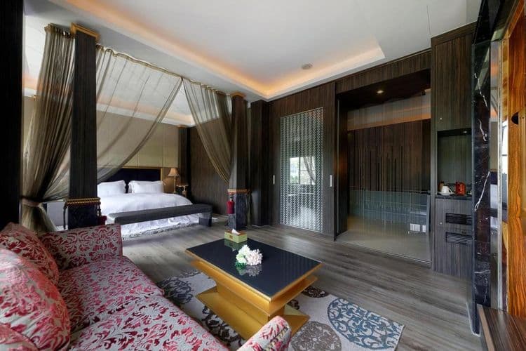 Lake Mountain View Inn-10