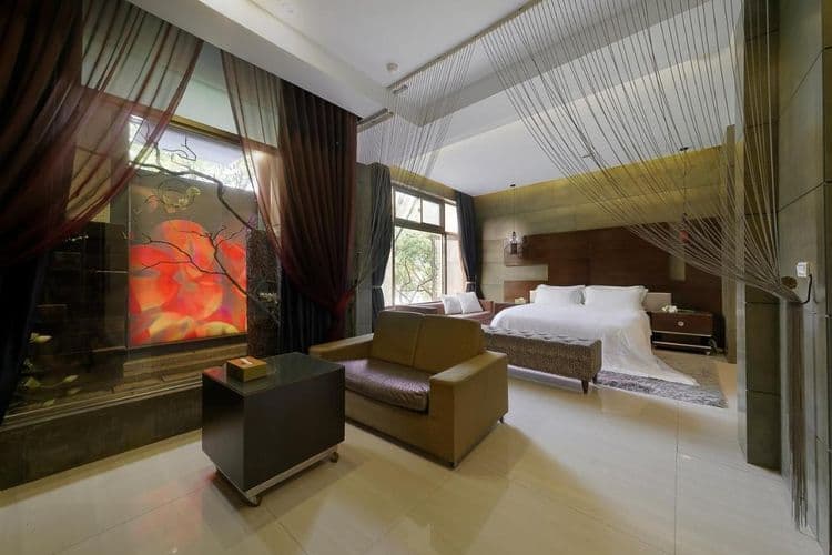 Lake Mountain View Inn-4