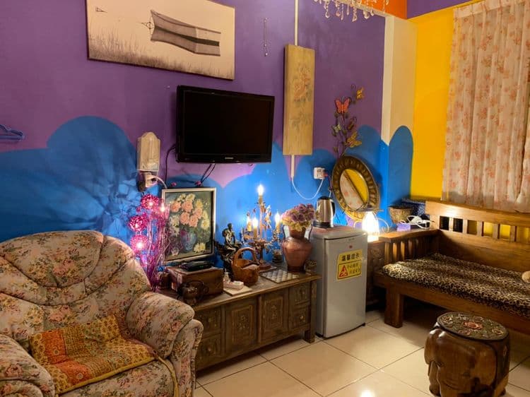 玫瑰泰迪熊(帶陽台四人房)電視牆,客廳