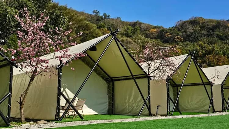 「湯屋帳篷」每間房內皆有獨立溫泉湯池