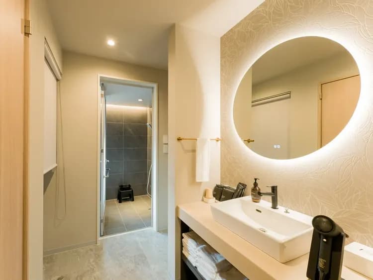 【ファミリールーム・103】洗面エリアと浴室