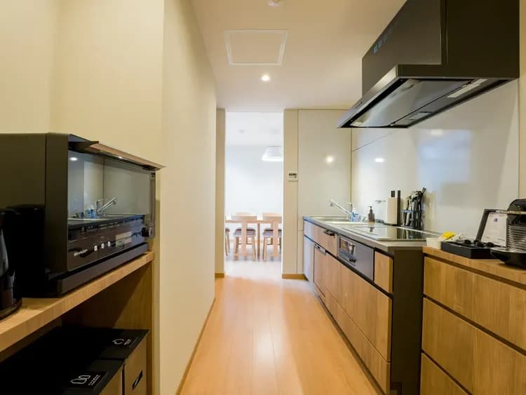 【シンプルモダン・107】快適に料理ができる広々としたキッチンエリア