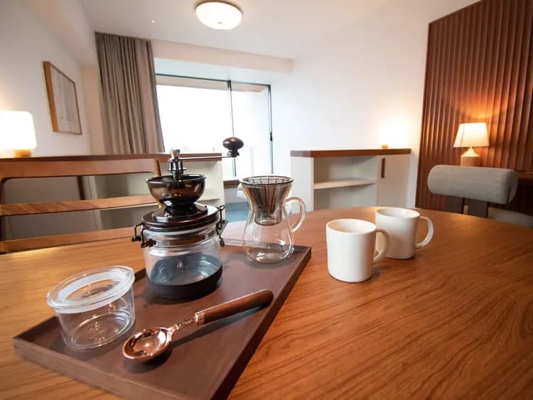 【挽きたてコーヒー】お部屋で淹れたてコーヒーを愉しみませんか？豆は１階バーカウンターにご用意