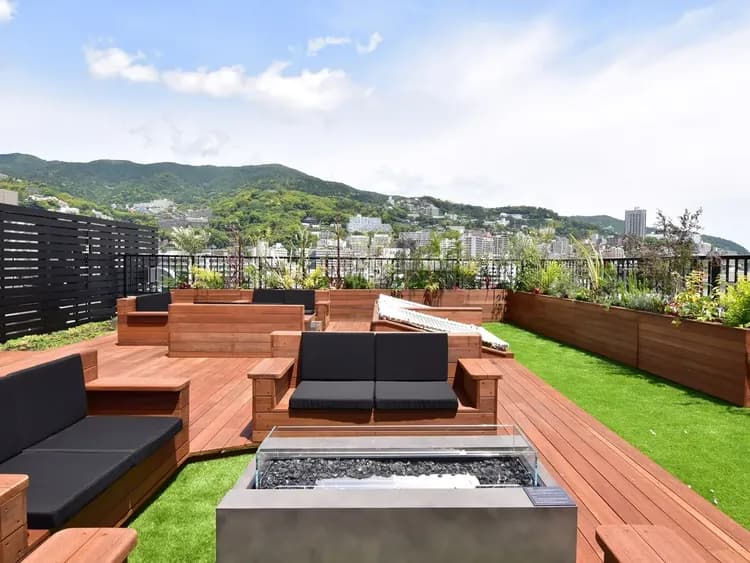 【施設外観】ルーフトップテラス