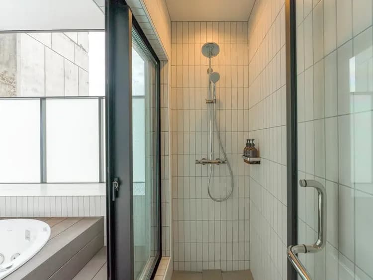 【91（スイートルーム）】シャワーブース