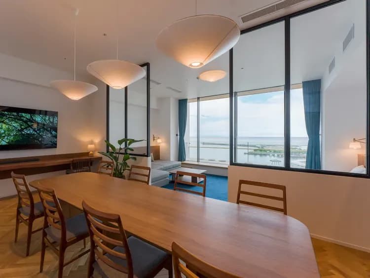 【91（スイートルーム）】レトロ感のある落ち着いた雰囲気のダイニング