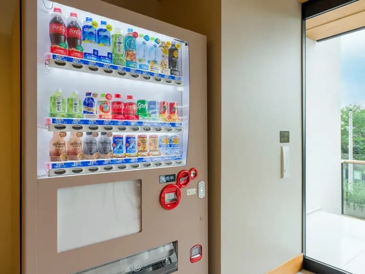 【２階フリースペース】自動販売機