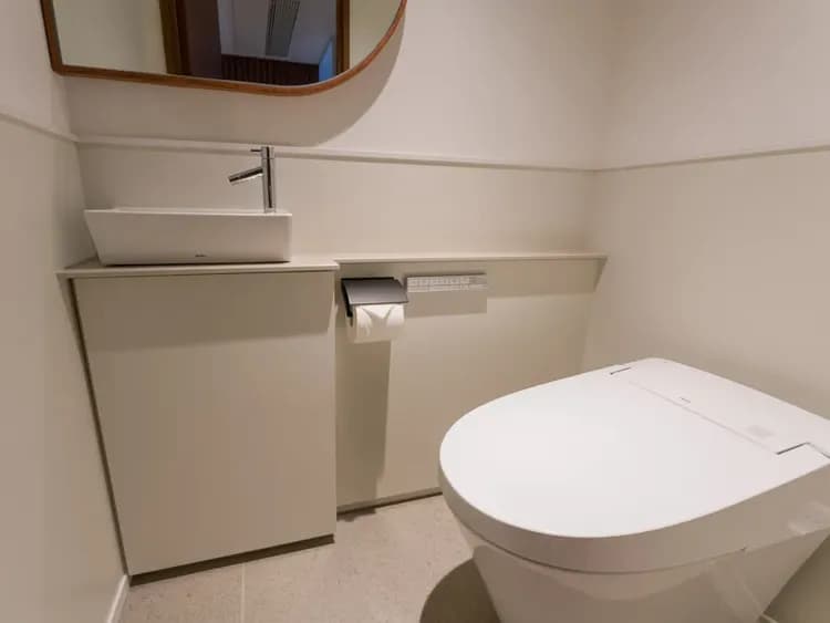 【ハリウッドツインルーム】温水洗浄機能付きトイレ