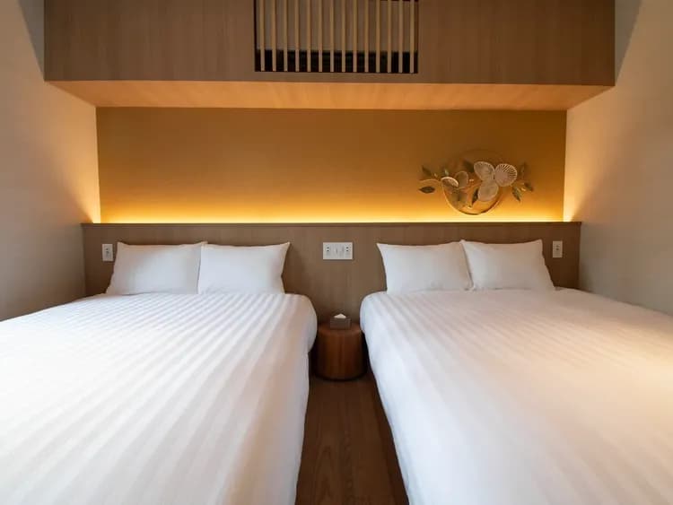 【A09,10（ベッドルーム）】ゆったりサイズのダブルベッドを2台設置