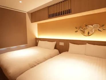 【A07 （ADA／ベッドルーム）】シンプルで落ち着きのあるお部屋でゆっくりお休みください