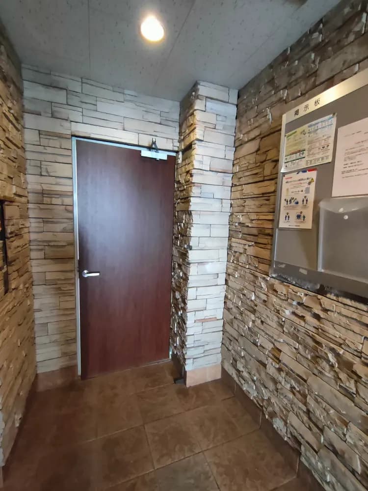 Within walking distance of Airport Bus Terminal/JR Namba Station, 5 minutes walk from JR Ashiharabashi Station, 1 room per floor-10