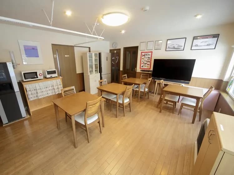 リビングルームは22:00迄ご自由にお使い下さい。