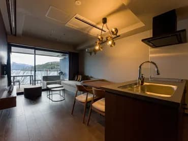 【リビングダイニング】芦ノ湖、富士山を望める好立地