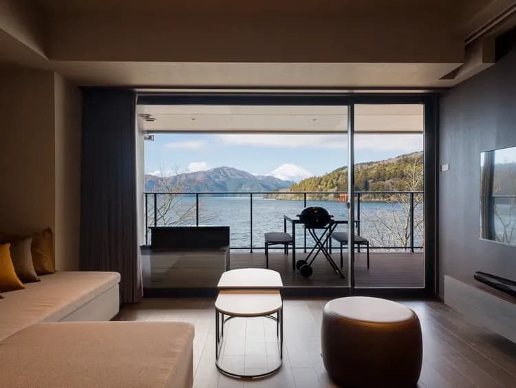 【リビング 】大きな窓が開放的！テラス付きリビング