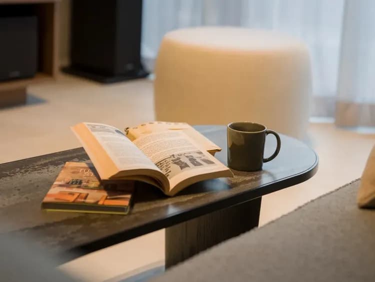 【リビング】都会の喧騒を離れ、ゆっくりとお過ごしください