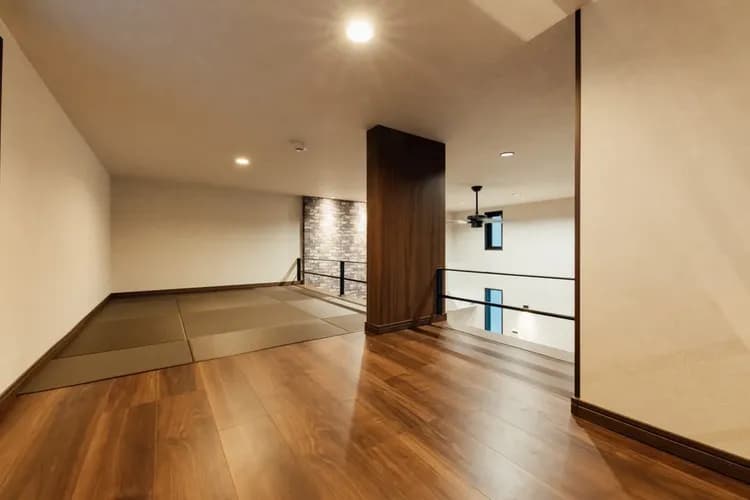 ロフト(寝室②)